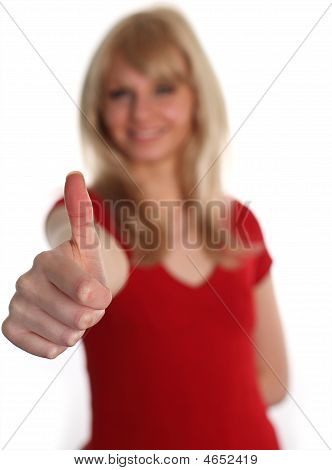 Başparmak kadar kamera ile gülümseyen kadın