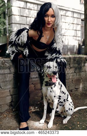 Cosplay On Cruella De Vil With A Dalmatian