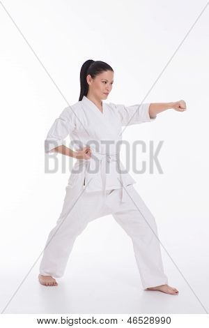 美丽的女人在白色的和服