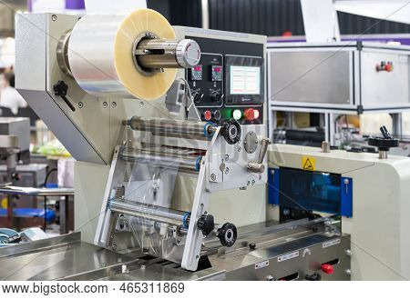 Transparent Plastic Stretch Film Sheet Roll On Automatic Wrapping Or Packing Machine For Goods Or Pr