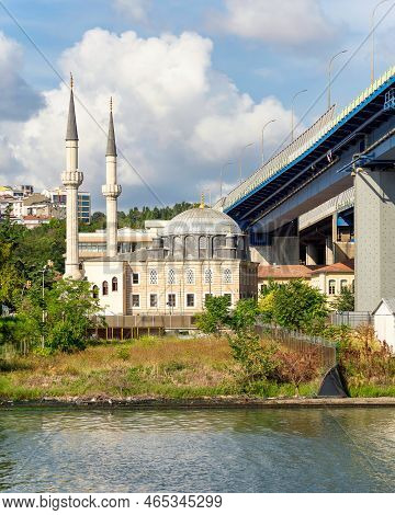 View From Golden Horn Overlooking Humbarhane Mosque, Suited Beside Golden Horn Bridge, At Halicioglu
