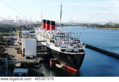 Long Beach, California, U.s.a - November 5, 2022 - A Ship That Was Recreated As The Queen Mary Hotel