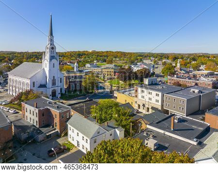 First Congregational Church Of Woburn At 322 Main Street In Historic Downtown Woburn, Massachusetts 