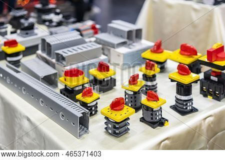 Various Type Of Selector Switch Or Rotary Cam Selector Switch For Electric Power Industrial And Wire