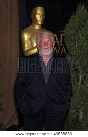 LOS ANGELES - FEB 6: NICK NOLTE přijíždí do 2012 akademie Awards nominace oběd 6 Úno 2012