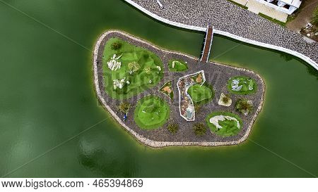 Russia, Stavropol Territory, Zheleznovodsk, September 10, 2022, Resort Lake In Zheleznovodsk, Founta