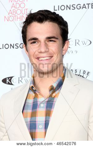 LOS ANGELES - 5 de JUN: Nick Kocher llega en el estreno de LA de la 