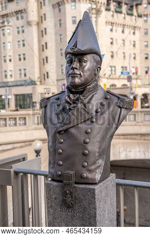 Ottawa, Ontario - October 19, 2022: The Valiants Memorial In Ottawa Which Commemorates Fourteen Figu