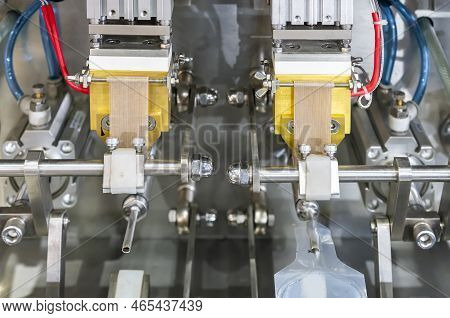 Heater Of Seal Unit Component Of Filling Packing And Sealing Machine For Food And Beverage Such As E