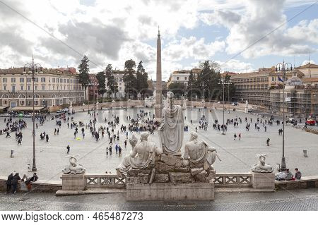 Rome, Italy - March 17 2018: The Fountain Of The Goddess Of Rome On The Terrace Of The Pincio Facing