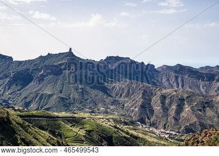 Gran Canaria Hiking Route Cruz De Tejeda To Artenara, View Into Caldera De Tejeda, Gran Canaria, Can
