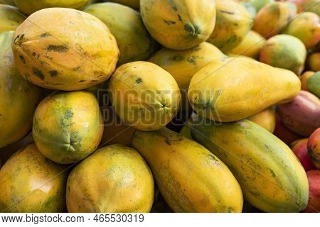 Organic Tropical Papaya In The Colombian Market Square - Carica Papaya