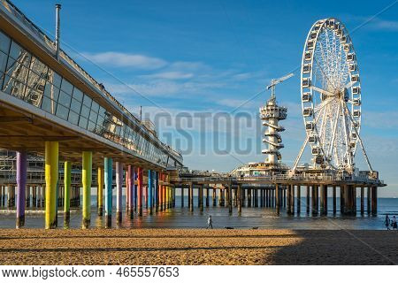 The Hague, The Netherlands, 12.11.2022, Famous Ferris Wheel Skyview De Pier At The Scheveningen Beac