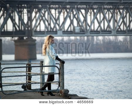 Lady på promenaden