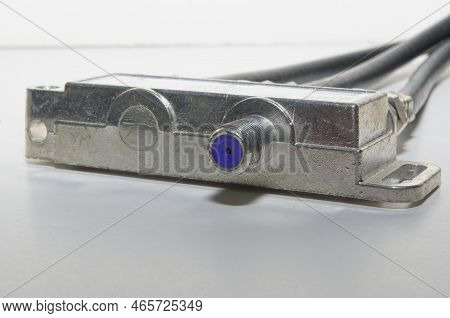 Coax Cable Splitter Block With Blue Input F Connector