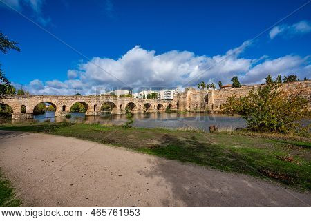 Merida, Spain - November 05, 2022: Puente Romano, The Roman Bridge In Merida. It Is The Longest Surv