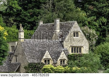 Bibury, Gloucestershire, Uk - June 2: Vintage Architecture Of Cotswolds Area On 2 June 2022 In Bibur