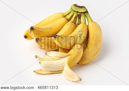 yellow banana, banana isolated on white background