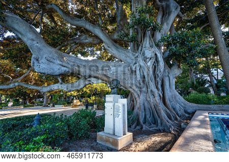 Cadiz, Spain - Nov 16, 2022: Alameda De Apodaca, A Public Park And An Example Of The Eclectic Style 