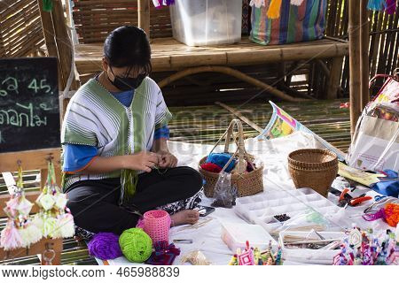 Karen Ethnic Working Knitting Yarn Lanna Style In Handmade Craft Shop In Oh Poi Local Market For Tha