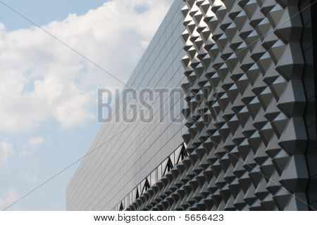 Nowoczesny biurowiec. Drezno. Fragment elewacji.