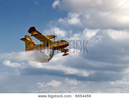 Bombardier 415 Superscooper