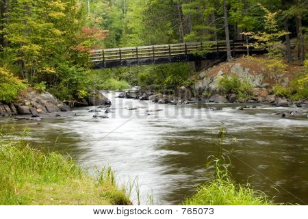 River Bridge zu Fuß