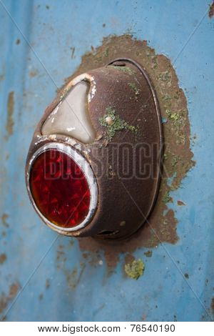 Rusty taillight.
