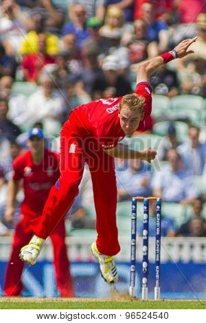 LONDON, ENGLAND - June 19 2013: England's Stuart Broad bowling during the ICC Champions Trophy semi final match between England and South Africa at The Oval Cricket Ground