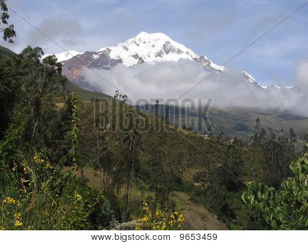 La cima nevada del Monte Illampu