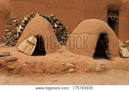 Pueblo clay oven in El Rancho de las Golondrinas