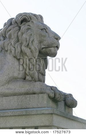 En statue af en løve på stortinget, Oslo Norge parlamentsbygning