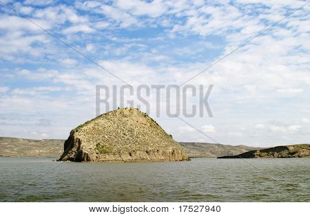 Lac Diefenbaker sur la rivière Saskatchewan Sud, près de l'embouchure de la Swift Current Creek