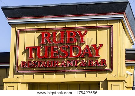 Muncie - Circa March 2017: Ruby Tuesday Casual Restaurant Location. Ruby Tuesday is famous for its Salad Bar II