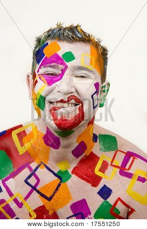Muž v bodypaint způsobem