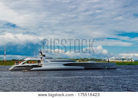 Large Silver Trimaran