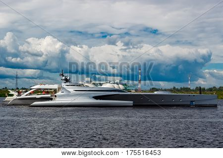 Large Silver Trimaran