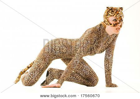 Leopardess 라텍스 복장에서 뜨거운 아름 다운 모델