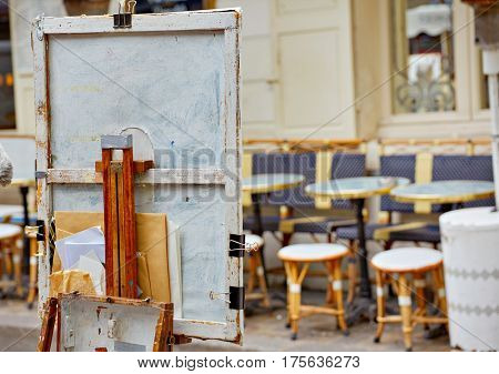 Montmartre painters place du Tertre canvas and tools in France