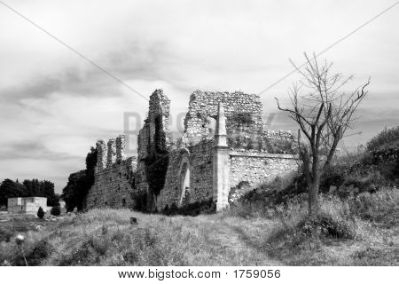 Requesenz Castle
