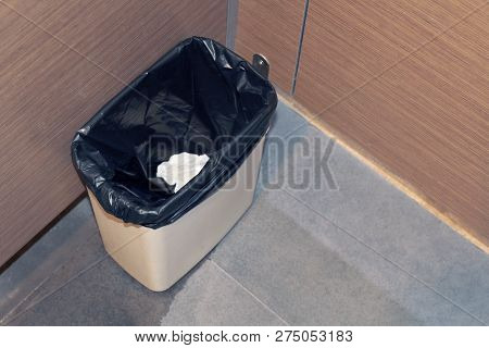 Bin Plastic For Tissue Paper Waste In Toilet, Garbage Bin, Trash Bin In A Toilet For Paper Dirty