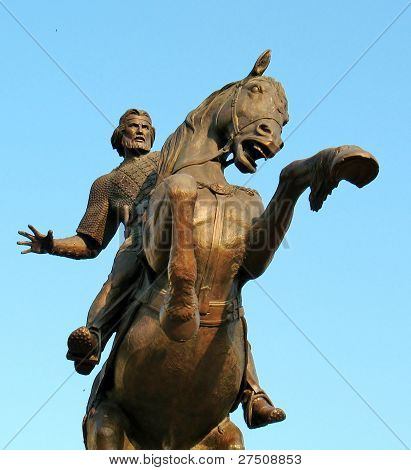 Statue des Fahrers zu Pferd