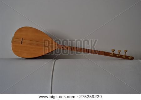 It Was The Turkish Musical Instrument Of The Turkish Instrument.