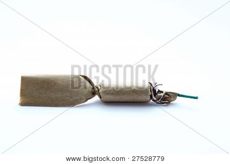 Petardo en blanco