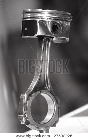 Siyah Beyaz Otomobil piston görüntüsünü yakın