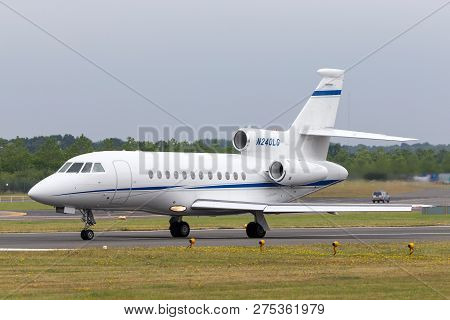 Farnborough, Uk - July 20, 2014: Dassault Falcon 900ex Business Jet N240lg.
