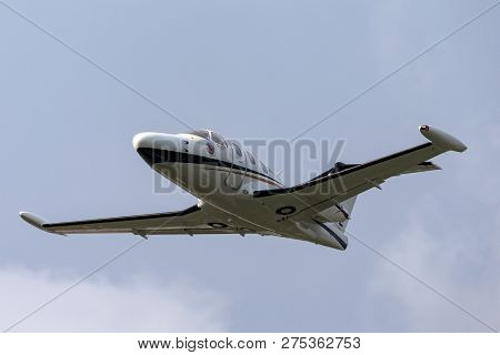 Farnborough, Uk - July 21, 2014: Eclipse 500 Business Jet N843te Being Flown By Bruce Dickinson From