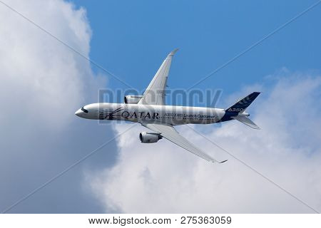 Farnborough, Uk - July 16, 2014: Airbus A350-941 Commercial Aircraft With A Hybrid Airbus/qatar Airw