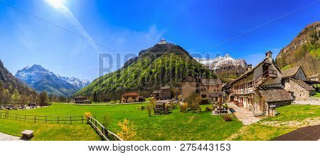 Sonogno, Switzerland - 21 April 2018 - Panorama View Of Sonogno Village With Plenty Of Stone Houses 