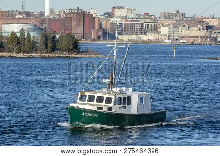 New Bedford, Massachusetts, Usa - December 11, 2018: Lobster Boat Mona M Leaving New Bedford With Pa